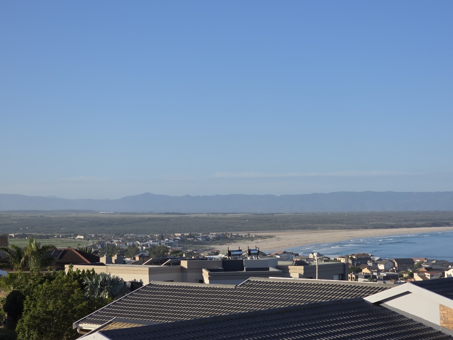 4 Bedroom Property for Sale in Wavecrest Eastern Cape